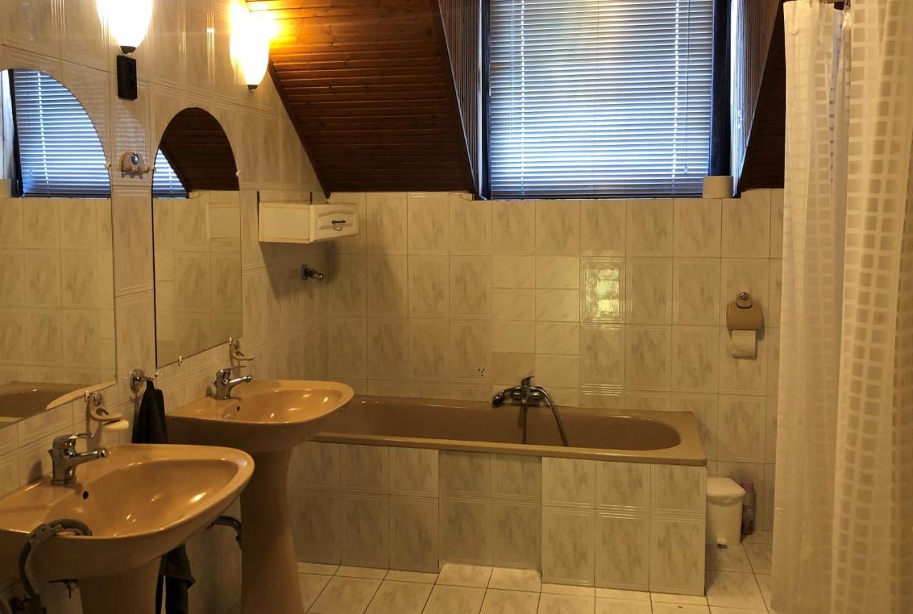 דירות Balatonalmádi Apartman 4. מראה חיצוני תמונה